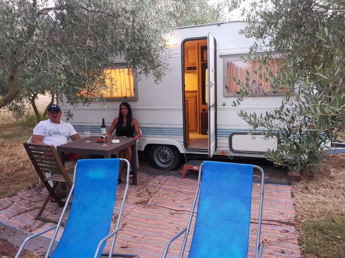 Jacuzi Cottage In The Olive Grove พูลา ภายนอก รูปภาพ