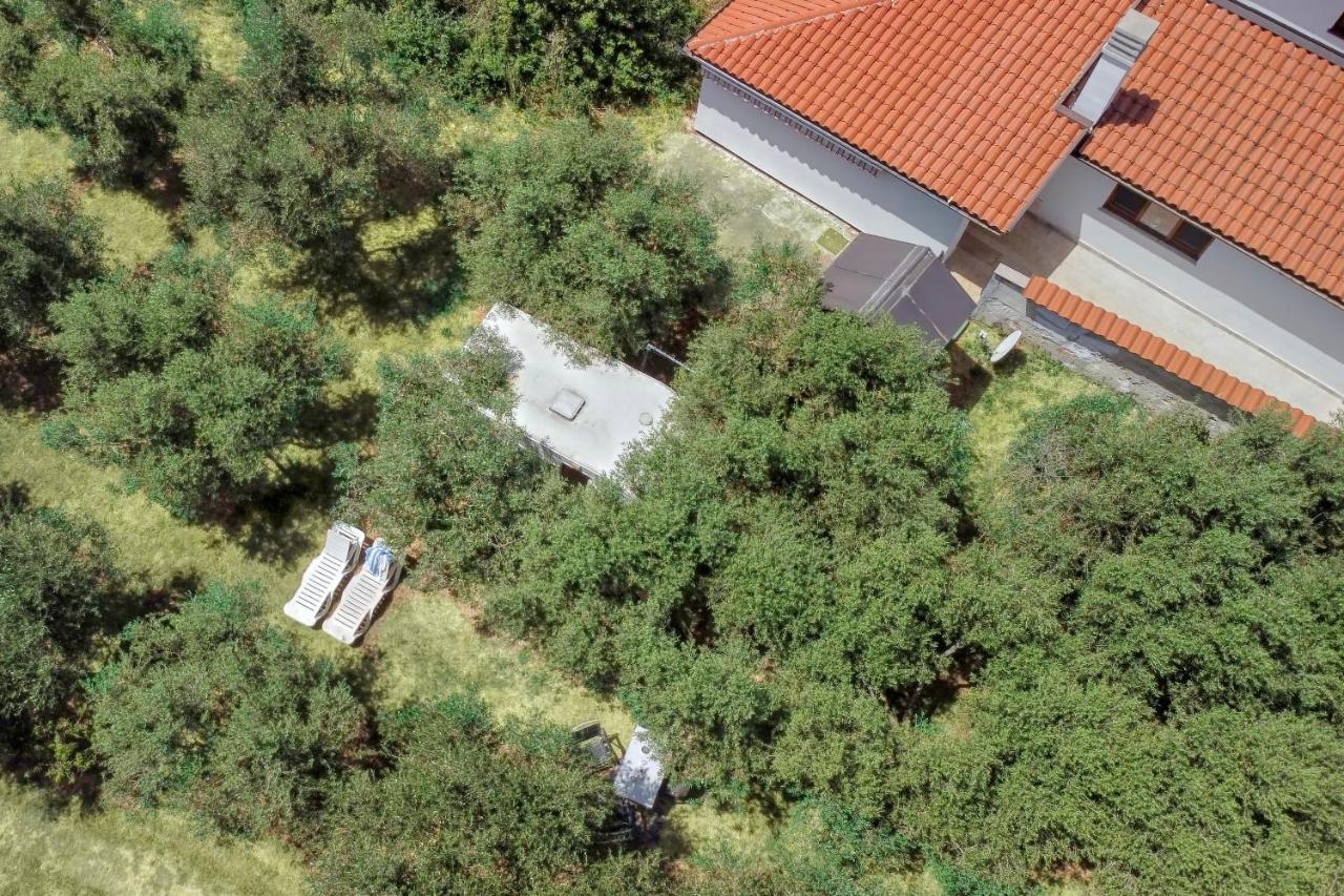 Jacuzi Cottage In The Olive Grove พูลา ภายนอก รูปภาพ